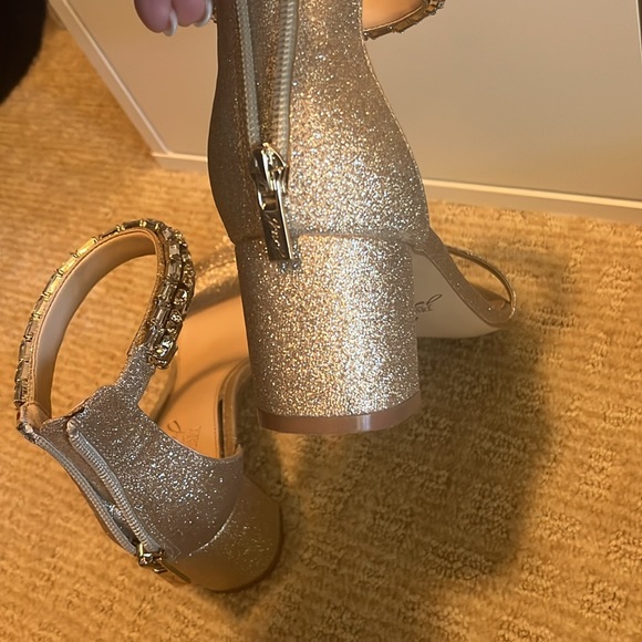 Jewel by Badger Mischka block heels - Picture 4 of 8